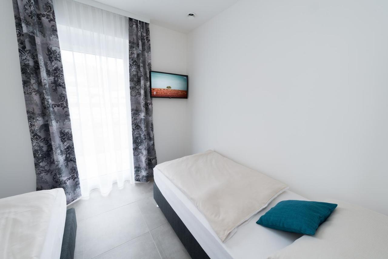 Motel24Seven 穆尔河畔布鲁克 外观 照片